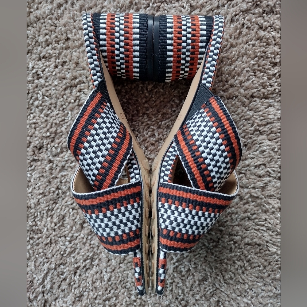 Chico's Women's  Woven Criss Cross Block Heel Sandals 8.5 NWOT - Picture 2 of 8